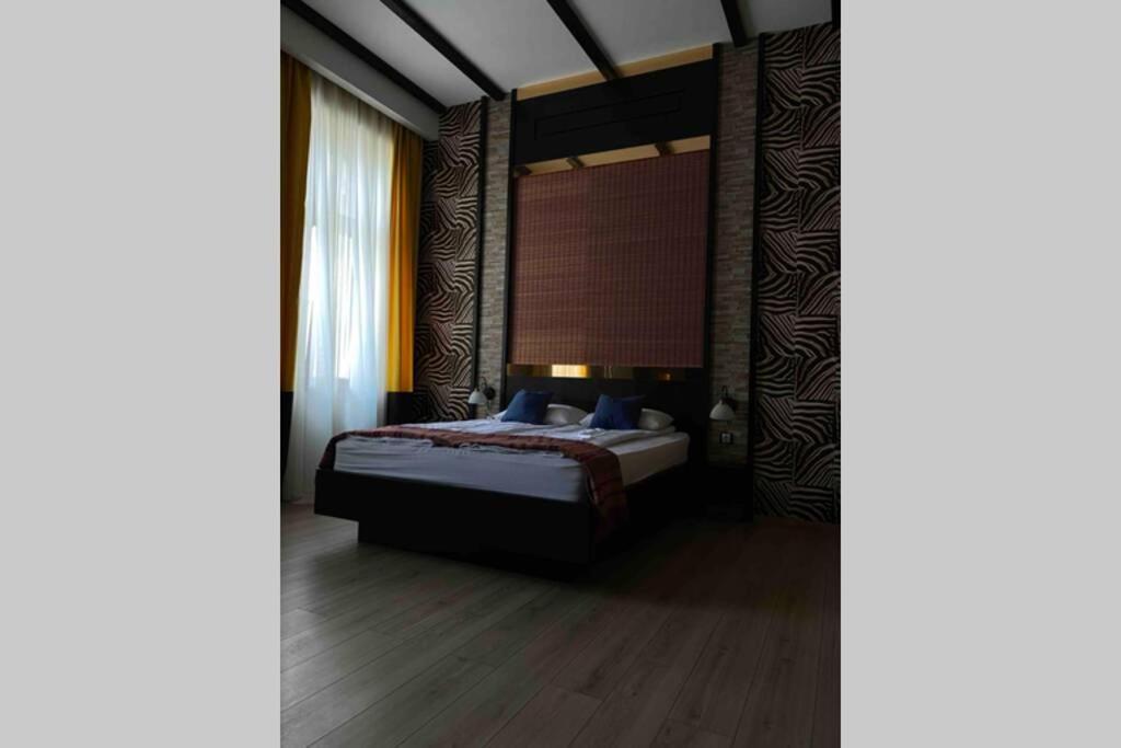 Safari Royal Apartment Oradea Bagian luar foto